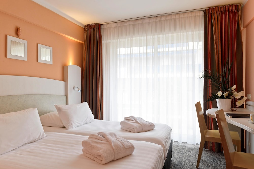 Room at Best Western Astoria, ANTIBES