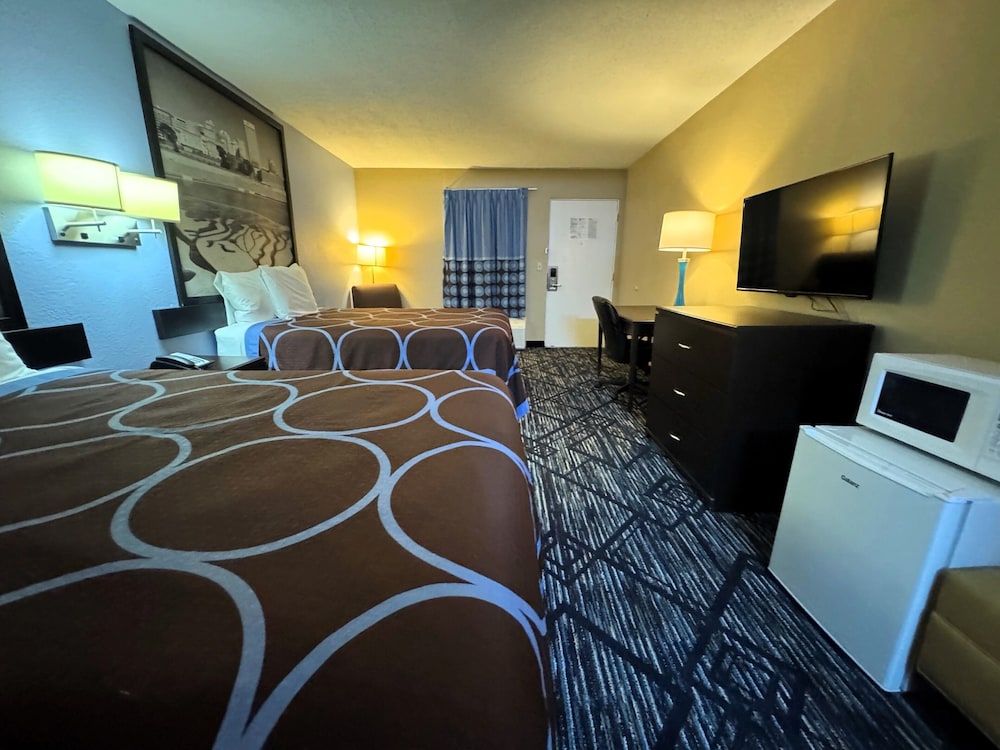 Super 8 by Wyndham Lakeland 23/41