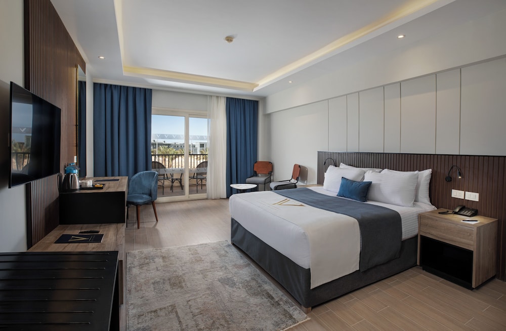 Superior, Twin Beds, Garden or Pool View