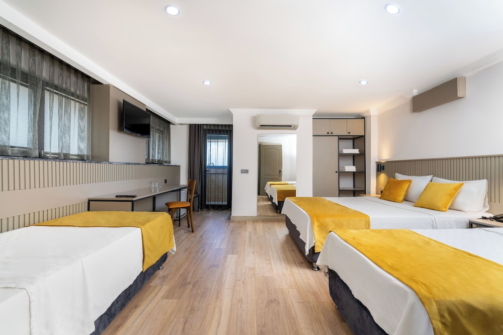 Lemon Hotel 18/50