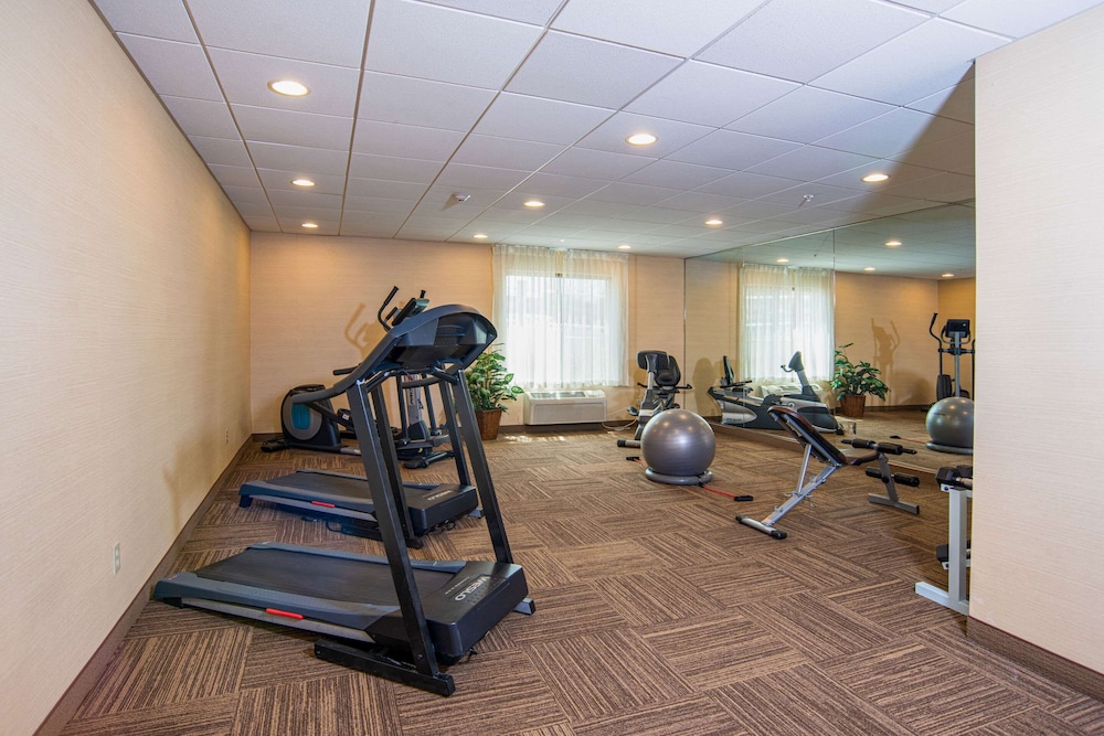Comfort Inn Naugatuck-Shelton, CT 12/24