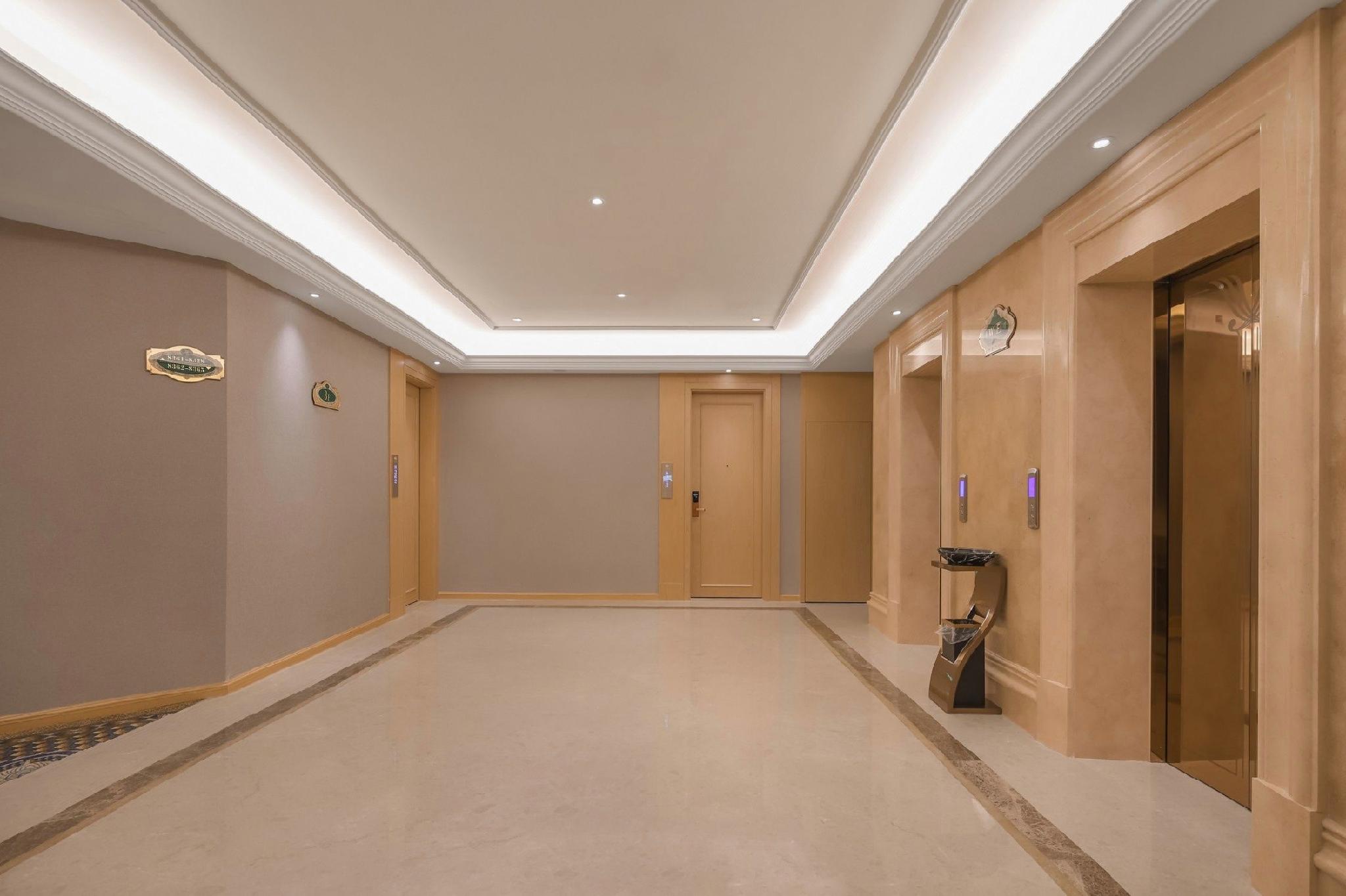 Vienna Hotel(Wanda store, Honggutan, Nanchang) 31/35