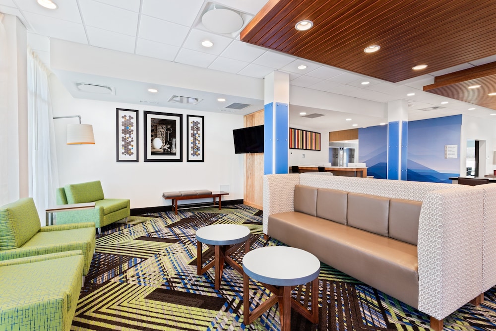 Holiday Inn Express Suites Niceville Eglin Area 33/50