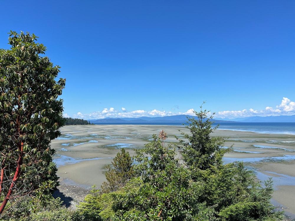 Sunrise Ridge Waterfront Resort 76/82