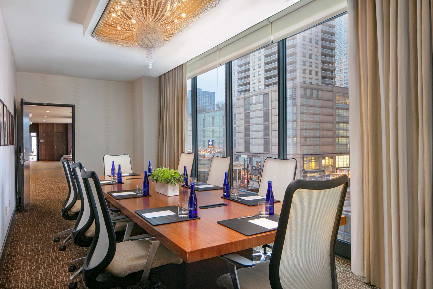 Hotel 505 River North 68/75