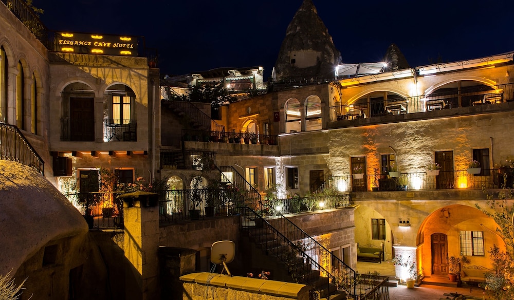 Elegance Cave Suites photo5