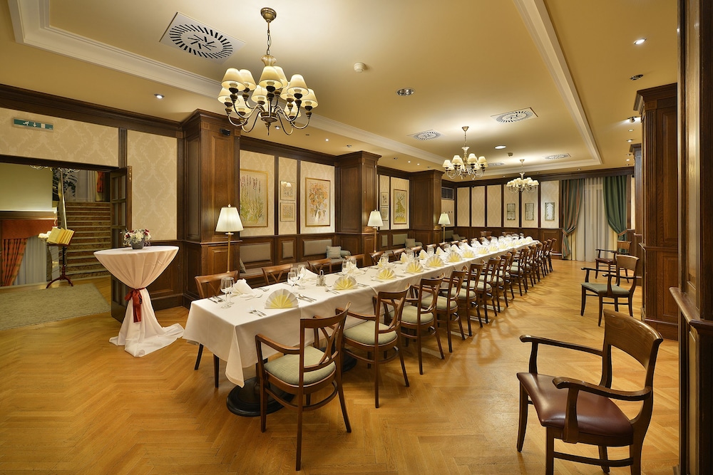 Apollo Hotel Bratislava 51/65