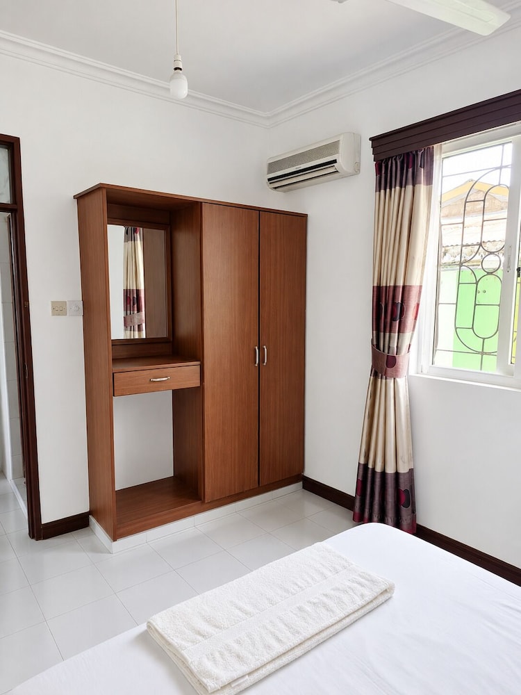 Prestige Leisure Hotel 17/50