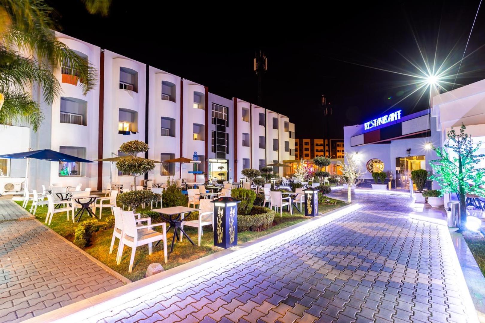 Hospitality Inn 47/52