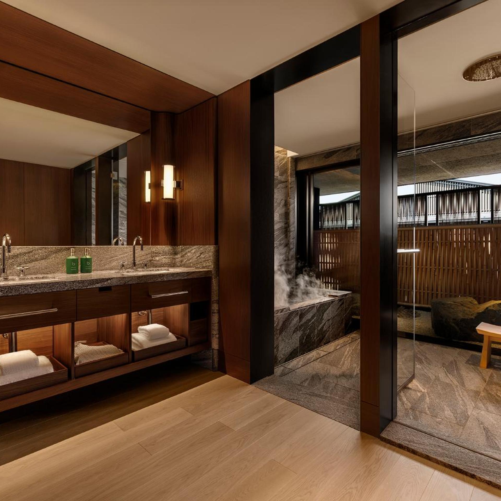 Capella Kyoto 50/50