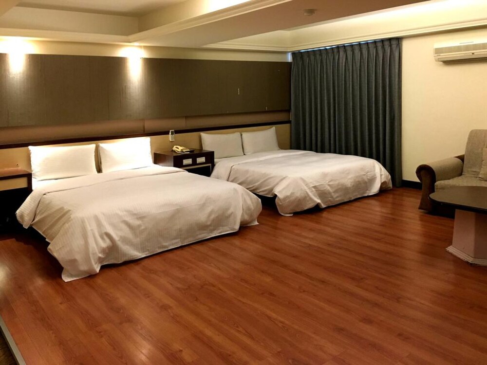 Zaw Jung Business Hotel 19/42