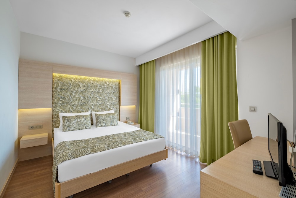 A Good Life Utopia Family Resort 16/50