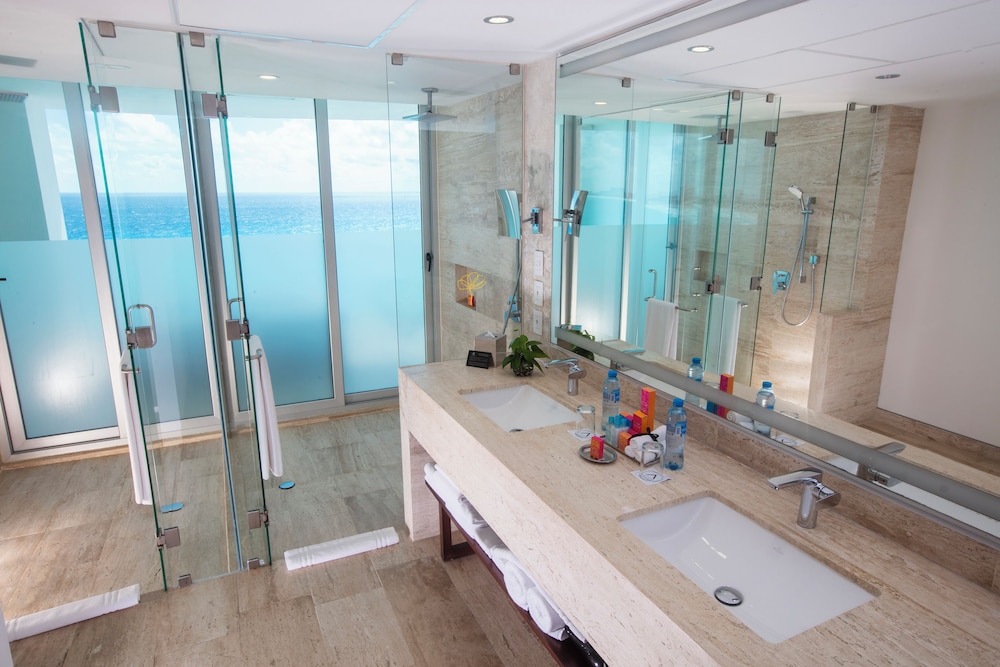 Altitude By Krystal Grand Punta Cancun All Inclusive 75/75