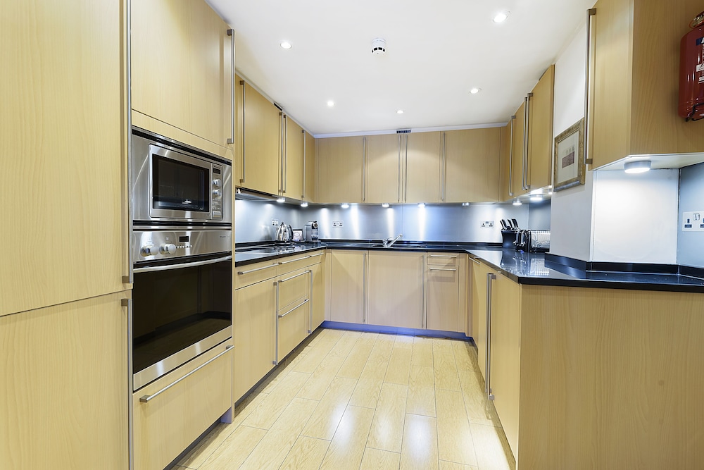 Cheval Knightsbridge 41/50