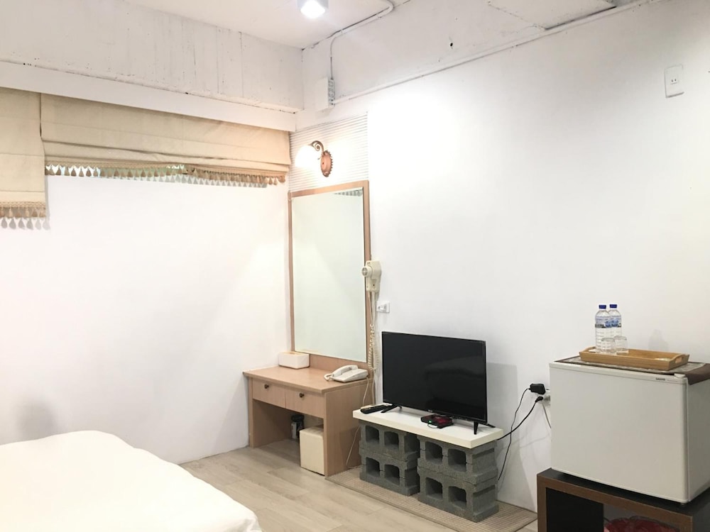 Xiu Shui Hotel 44/61