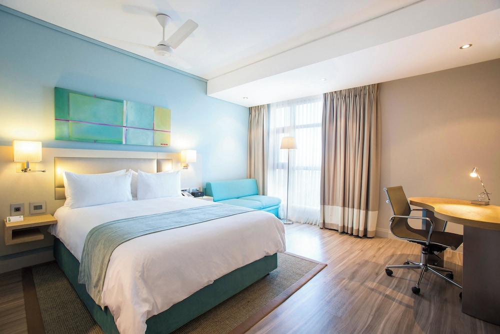 غرفة قياسية بسرير كوين مع أريكة، Holiday Inn Mauritius Mon Tresor 3/5