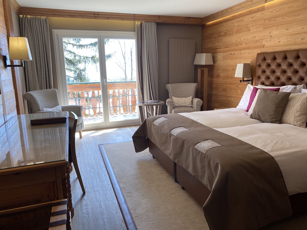 Hotel Royal 4/50