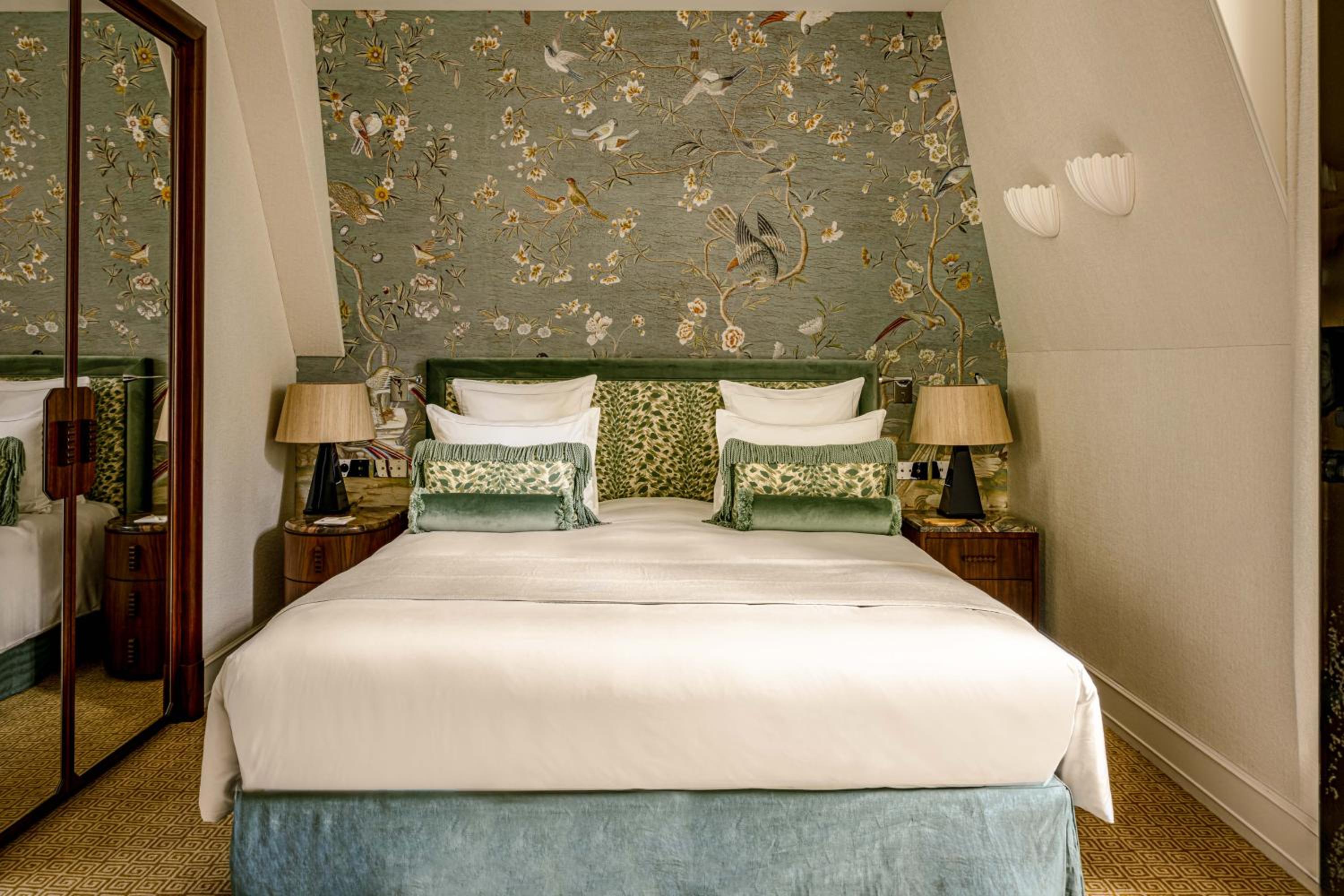 Room, Double Bed