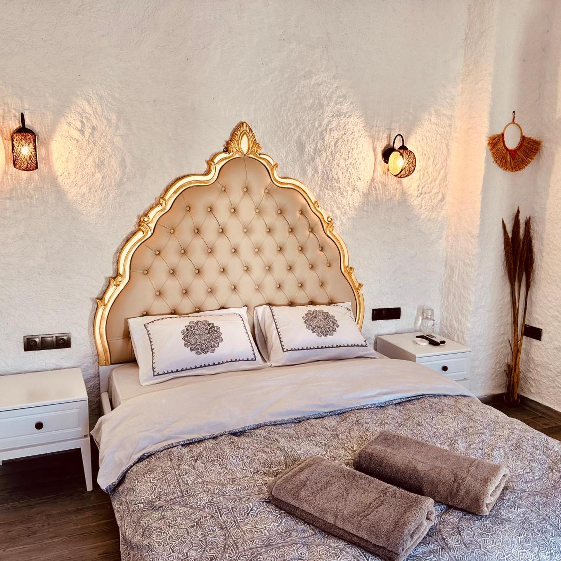 Paradise Hotel Alacati 12/23