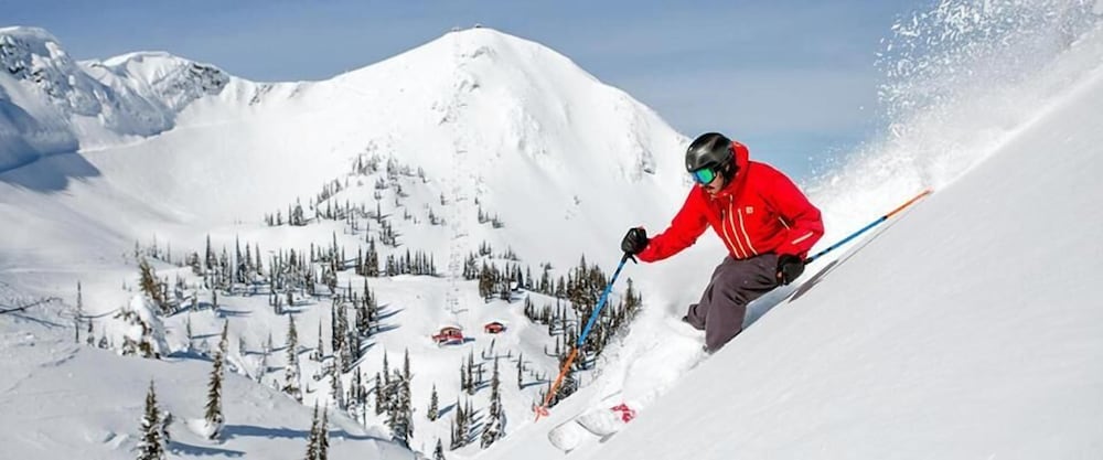 Fernie Slopeside Lodge 14/20