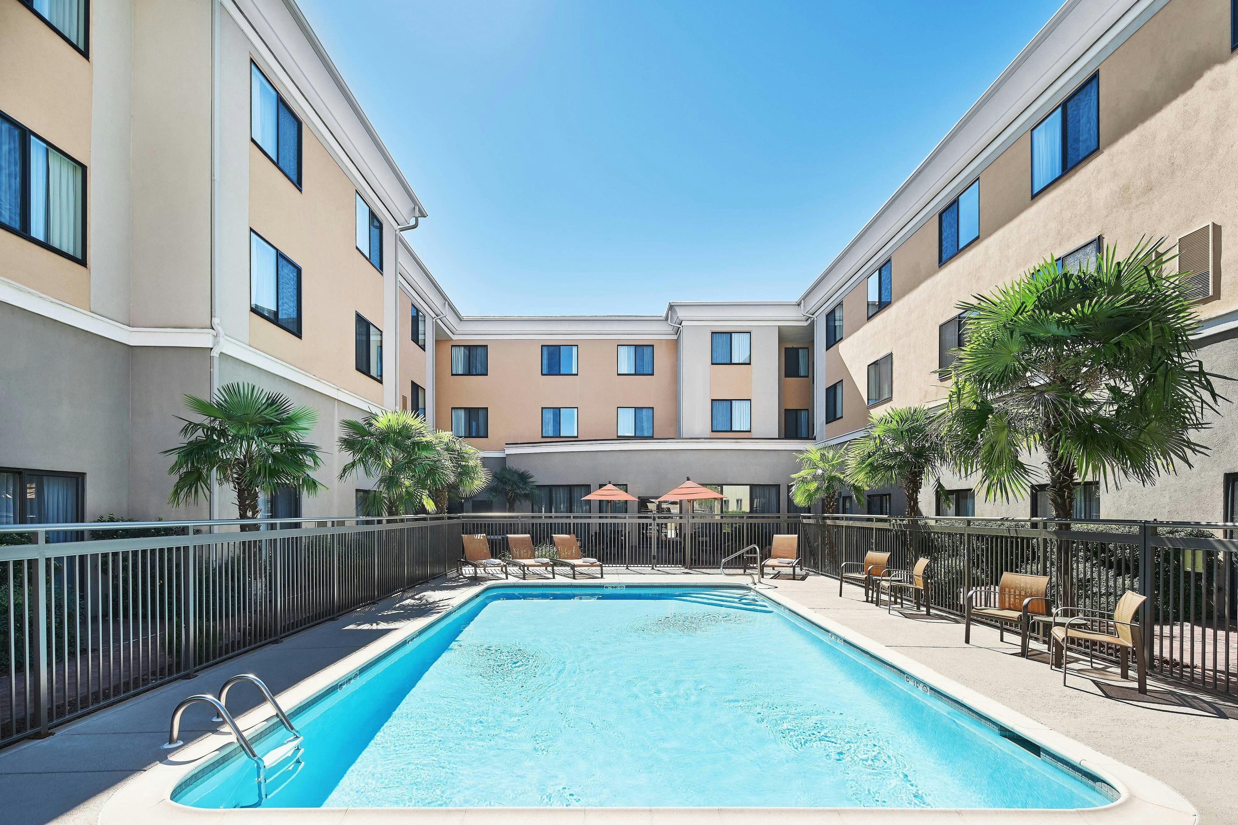 Courtyard By Marriott Shreveport Bossier Louisiana Boardwalk 16/16