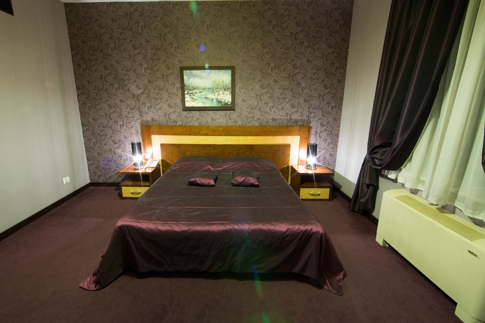 Kaspia Park City Hotel 9/37
