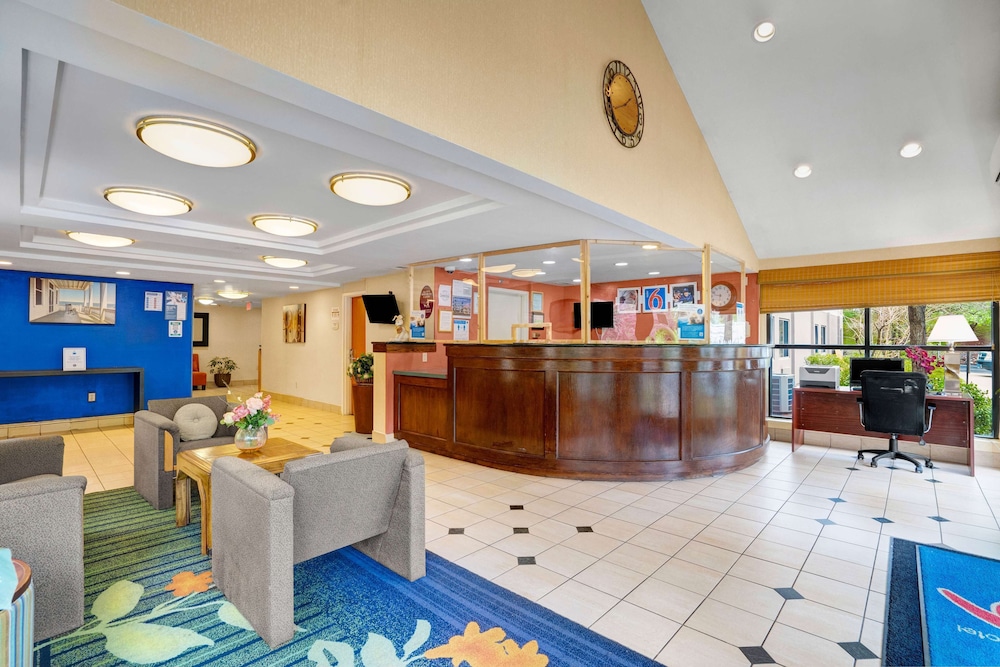 Motel6 Milford, CT 8/74