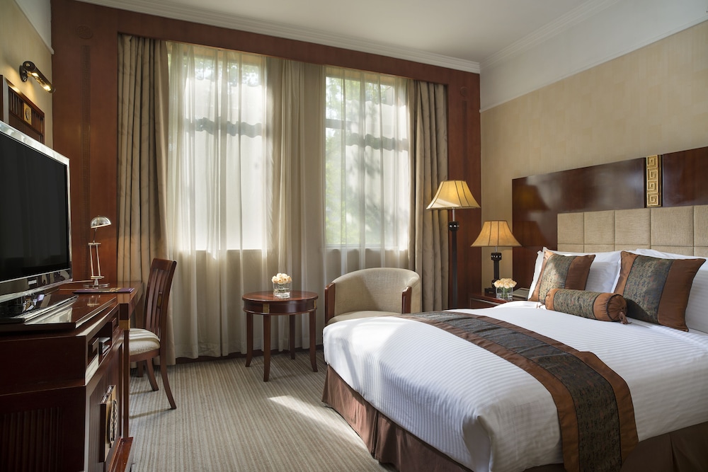 Grand Mercure On Renmin Square 24/64