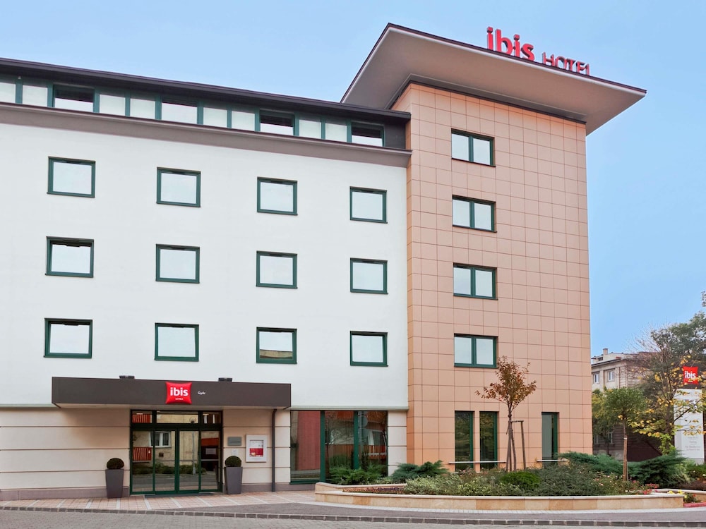 IBIS GYOR 2/48