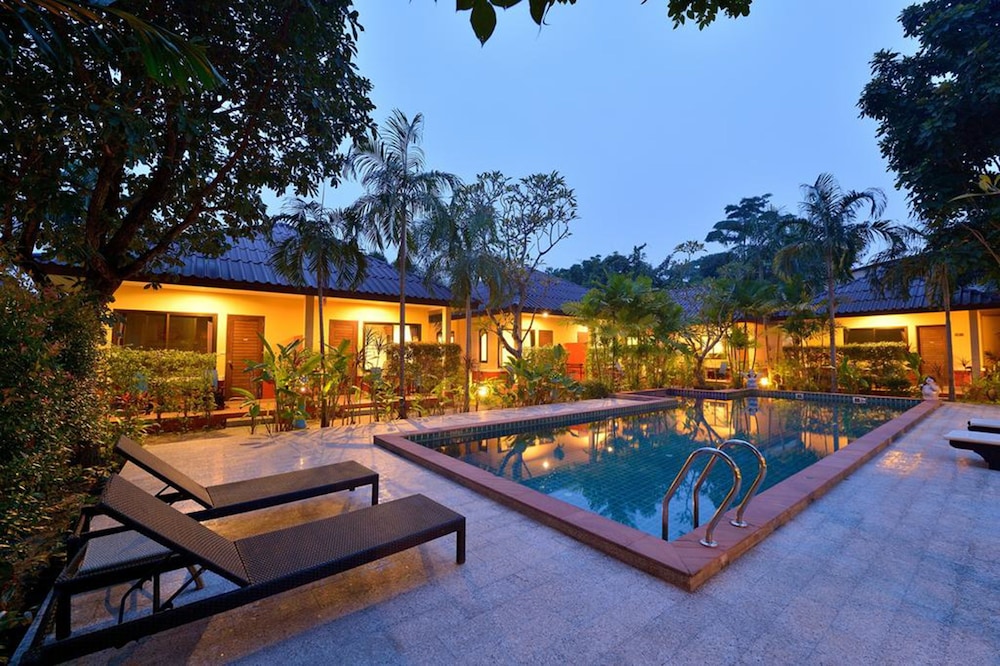 Happy Cottages Phuket 35/42