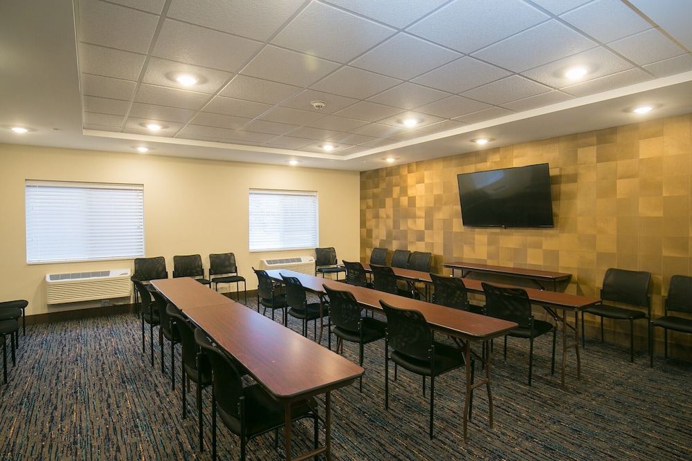 GrandStay Hotel & Suites Cannon Falls 31/40