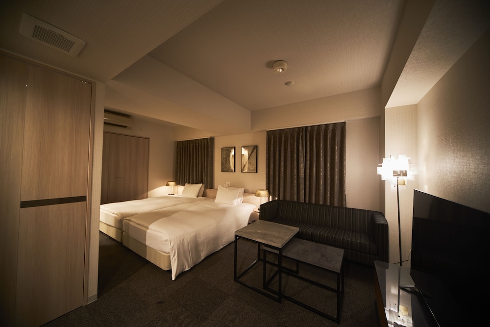Roppongi Hotel S 17/75