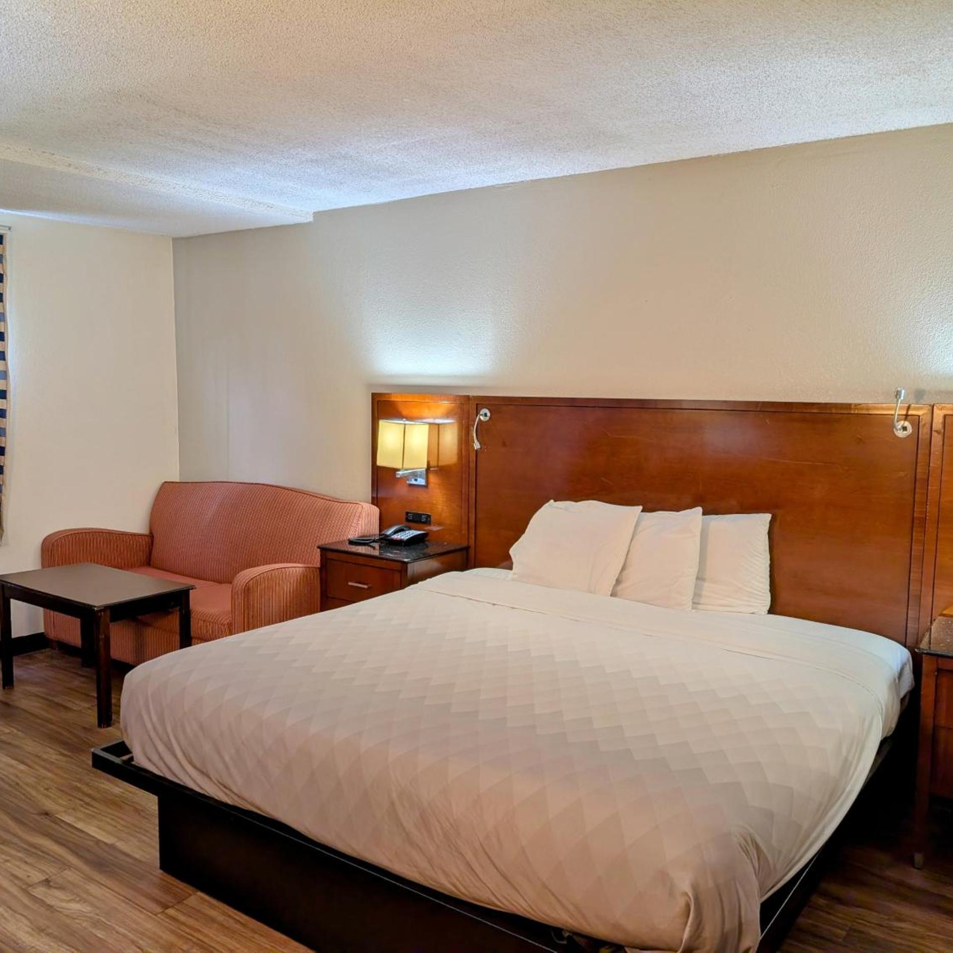 غرفة بسرير كينج، Forsyth, GA 4/8