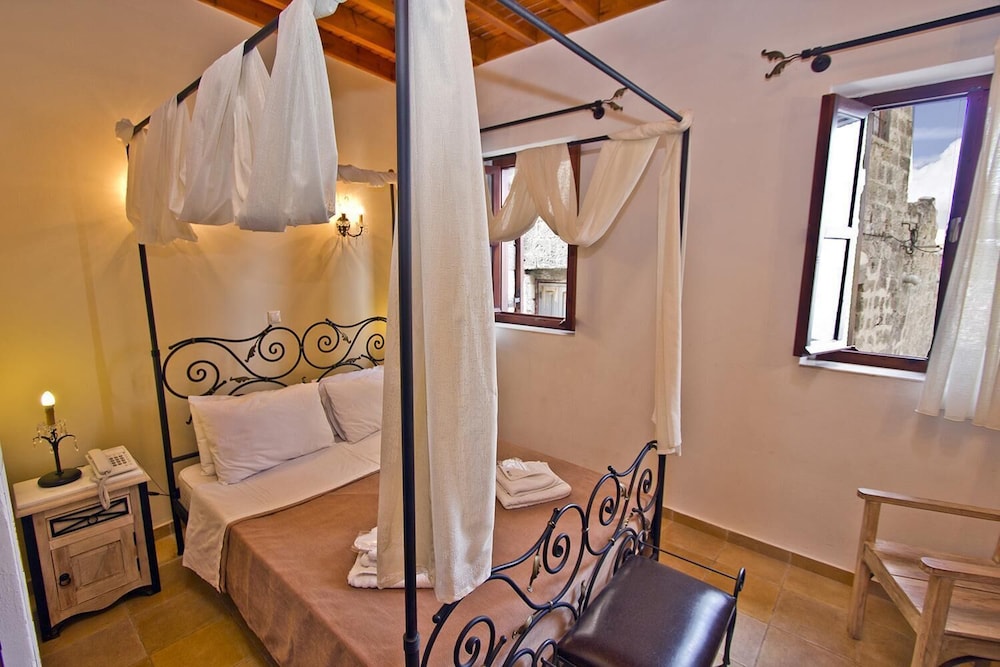 Camelot Traditional And Classic Hotel 26/56