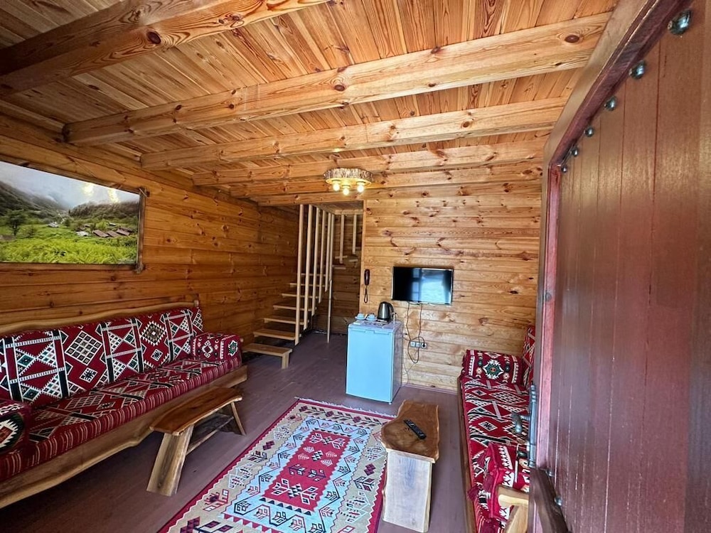 Teona Caglayan Bungalov 24/35