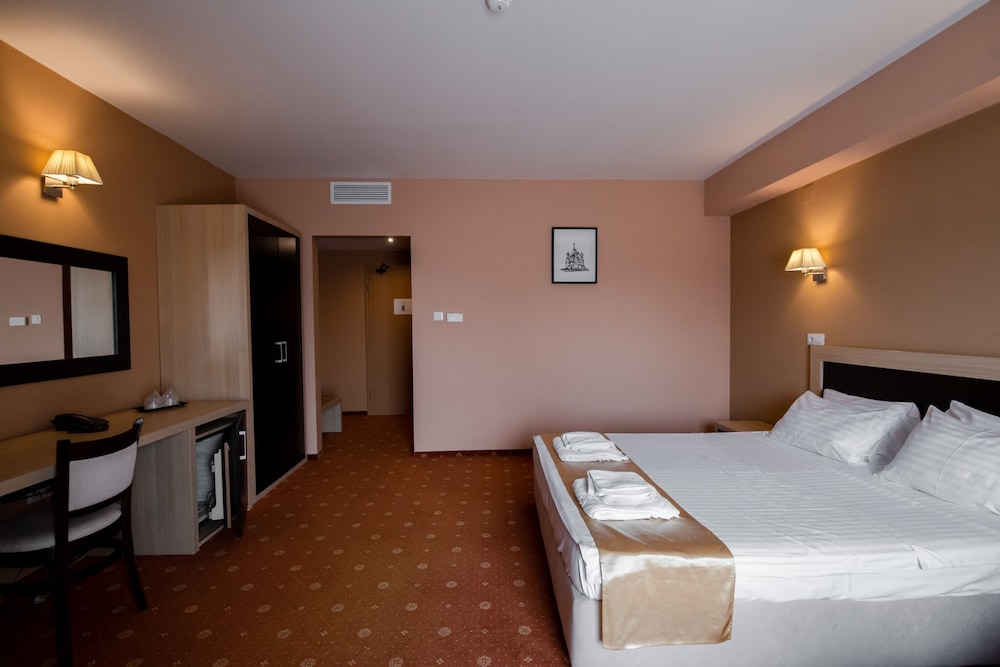 Oxford Inns Suites 8/45