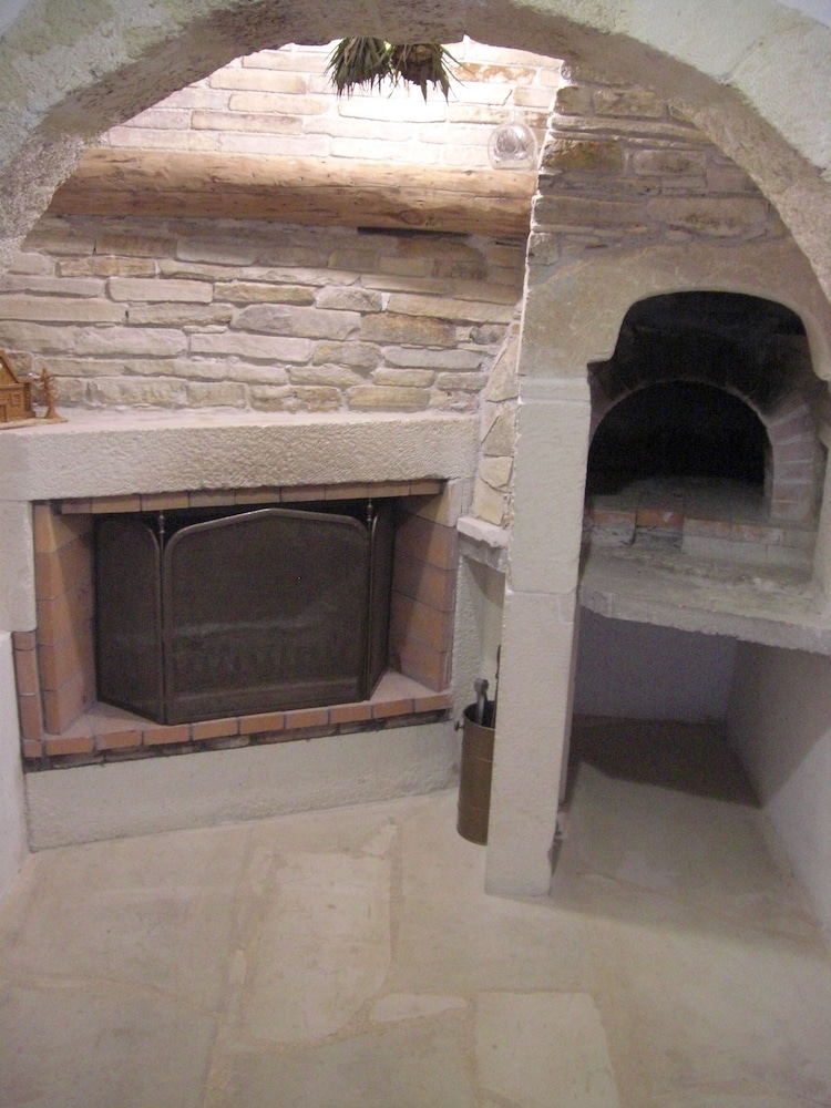 Patriko Traditional Residence 24/50