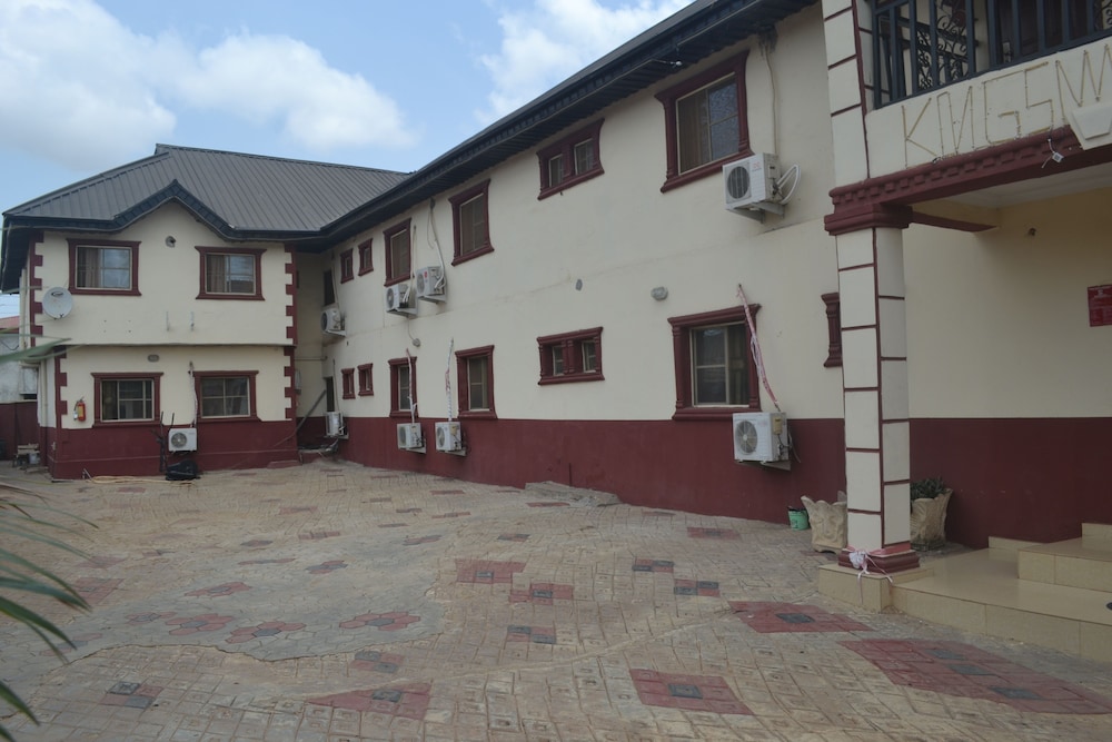 Kings Crown Hotel 20/23
