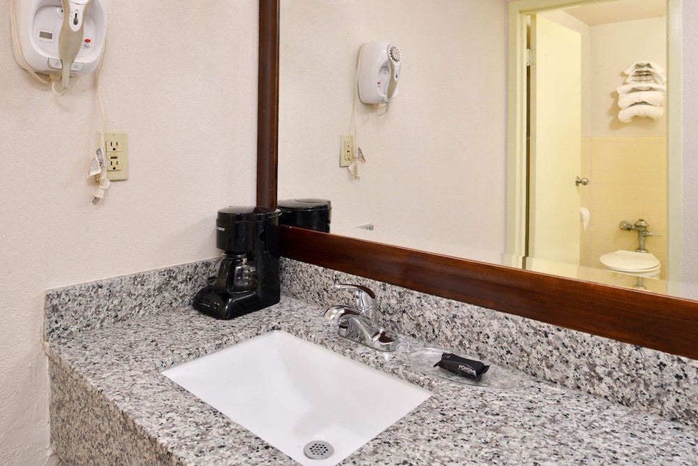 Americas Best Value Inn Augusta Historic Downtown 13/30
