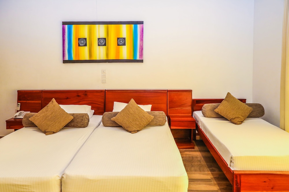 Oak Ray Regency Hotel 16/40