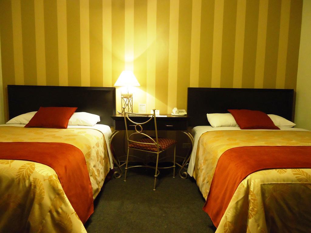 LEON DE ORO INN & SUITES 6/18