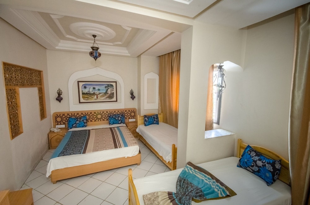 Hotel Saheb Ettabaa 16/19