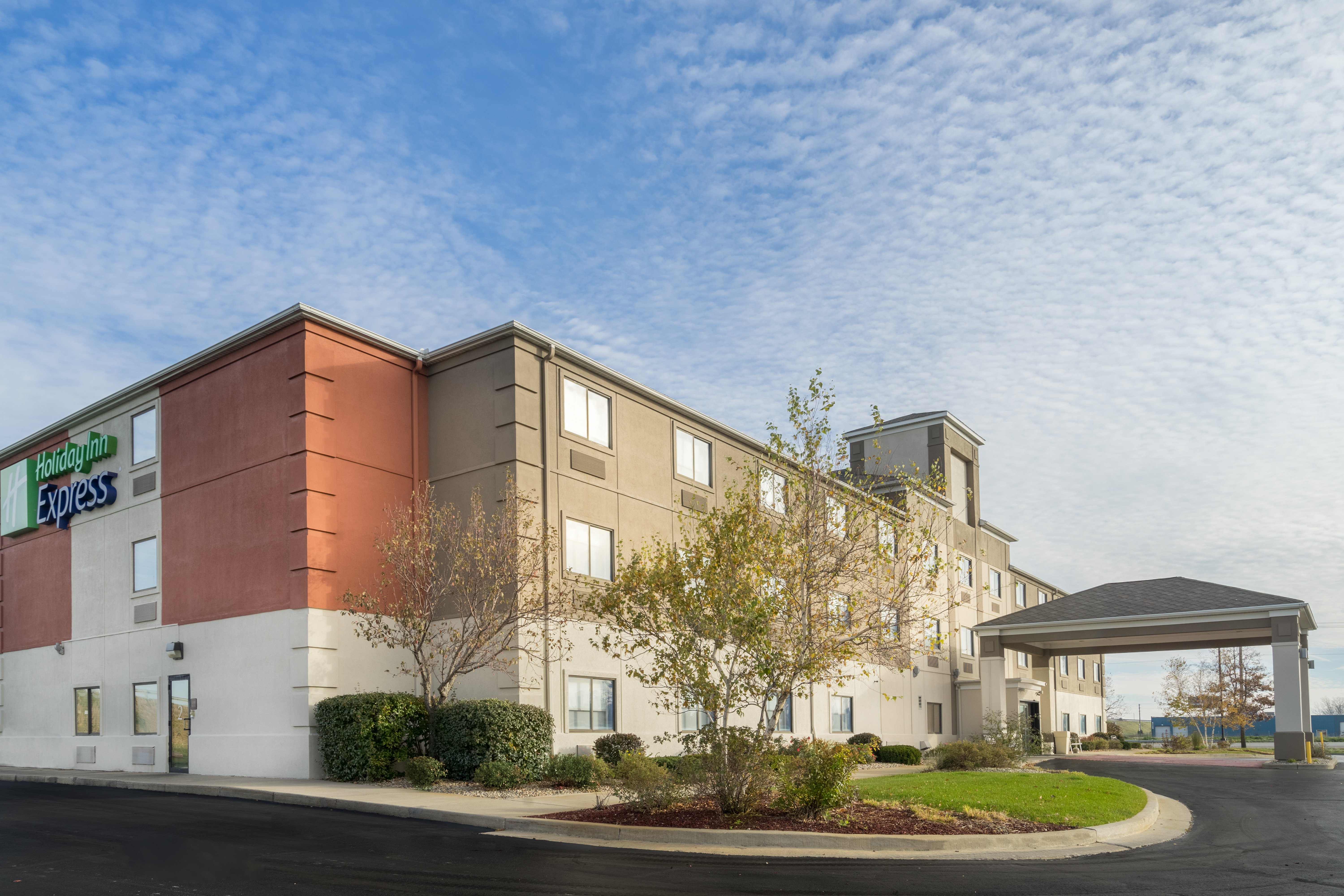Holiday Inn Express Howe (Sturgis, Mi) 6/49