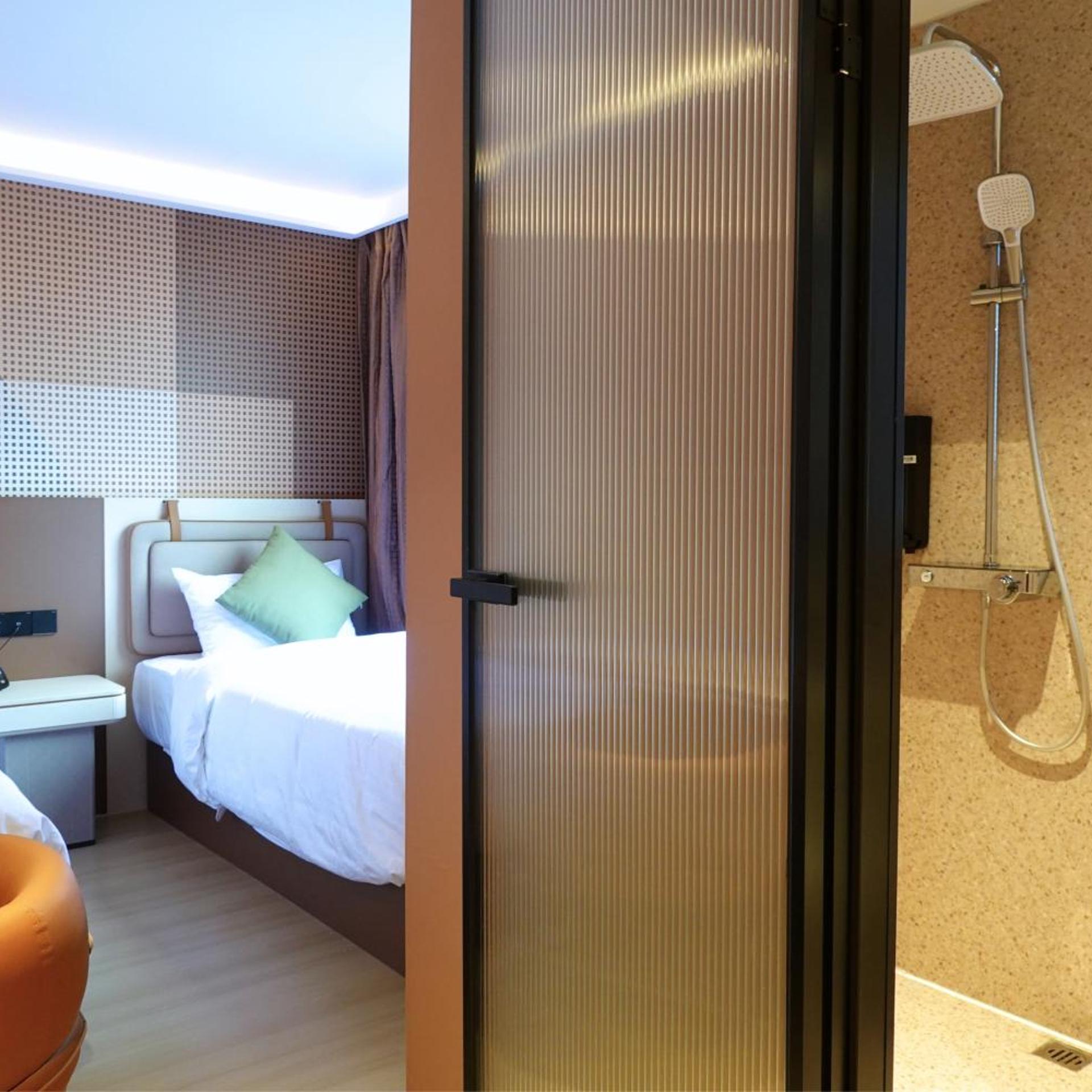 Hotel 165 13/45