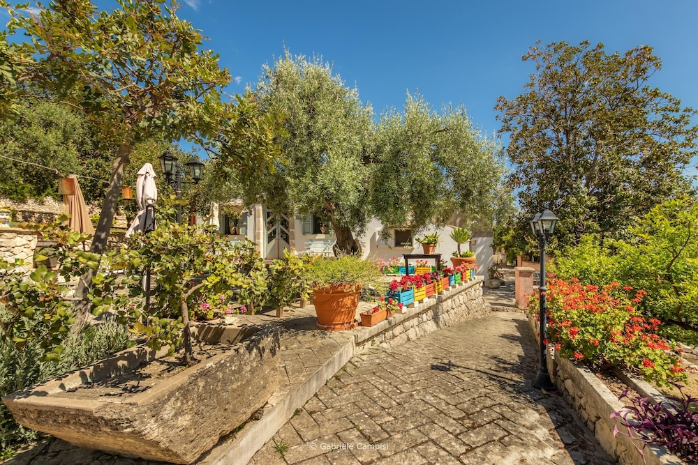 Agriturismo Val Di Noto 29/47