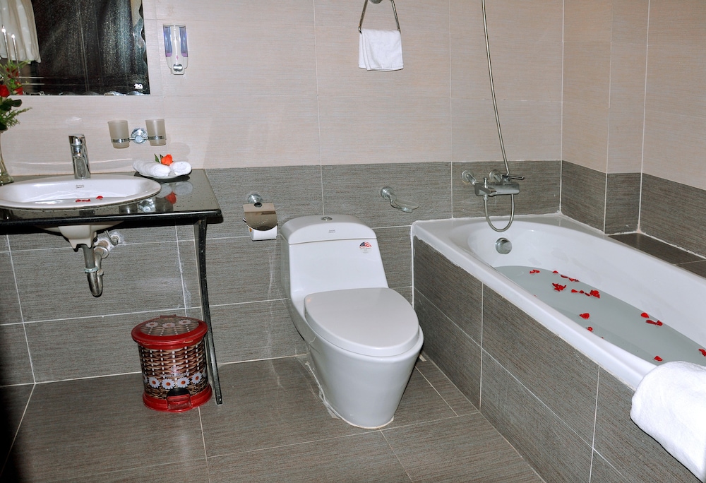 Thai Binh Hotel 2 7/58