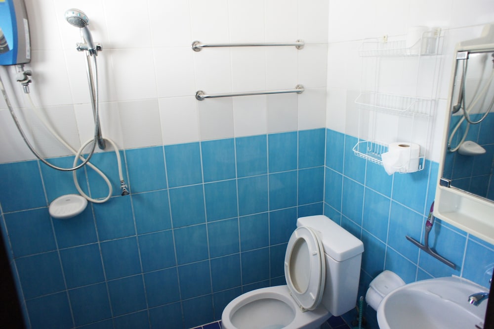Phuket Gay Home Stay - Caters To Men 39/44
