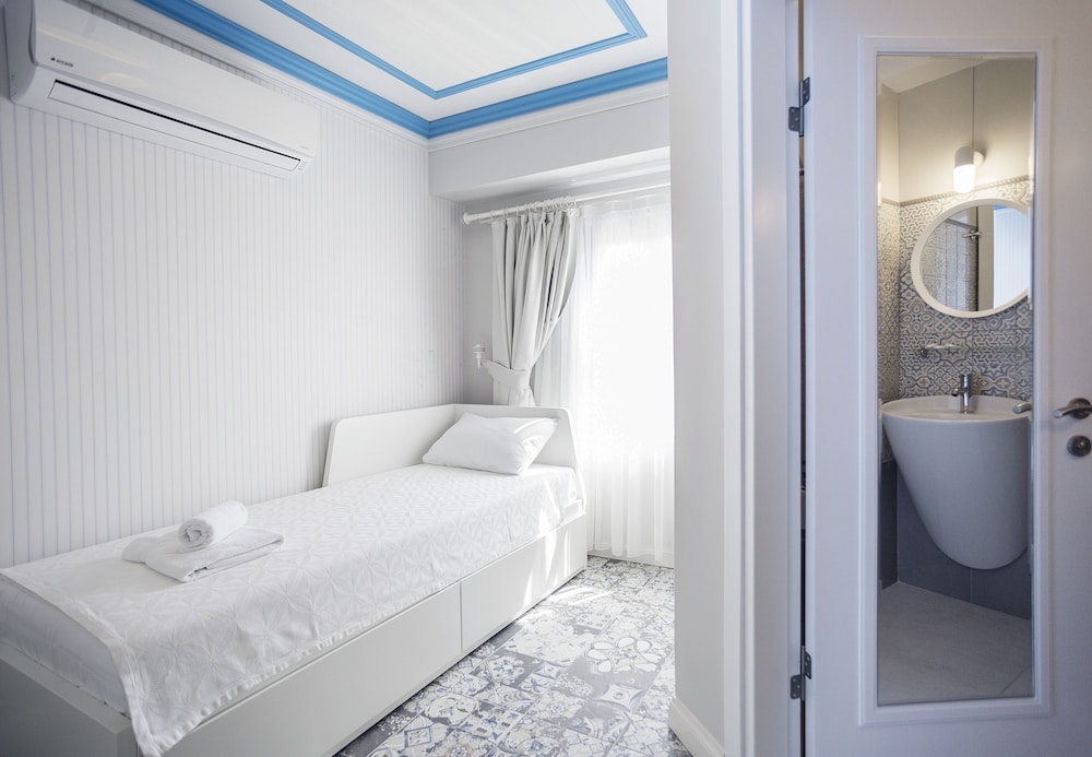 Sardunya Hotel 11/49