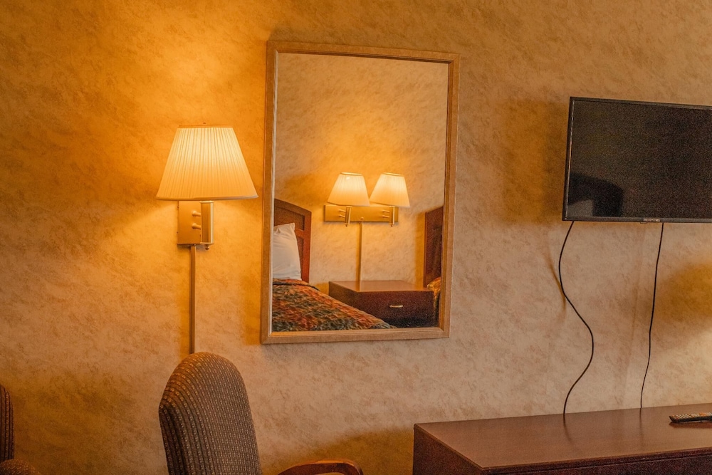 Colfax Inn 33/58