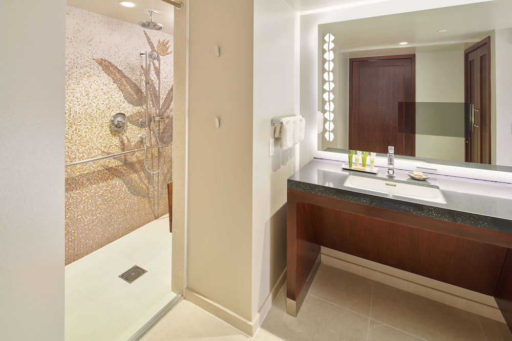 Hokulani Waikiki By Hilton Grand Vacations 28/68